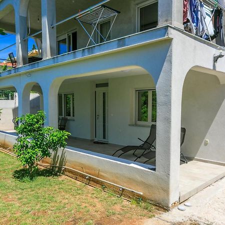 Apartment Olive Selce Bagian luar foto